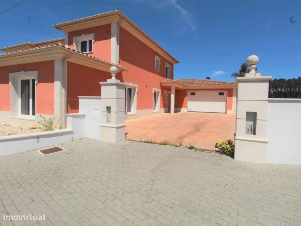 Fantástica moradia V7 com piscina e terreno - Grande imagem: 2/41