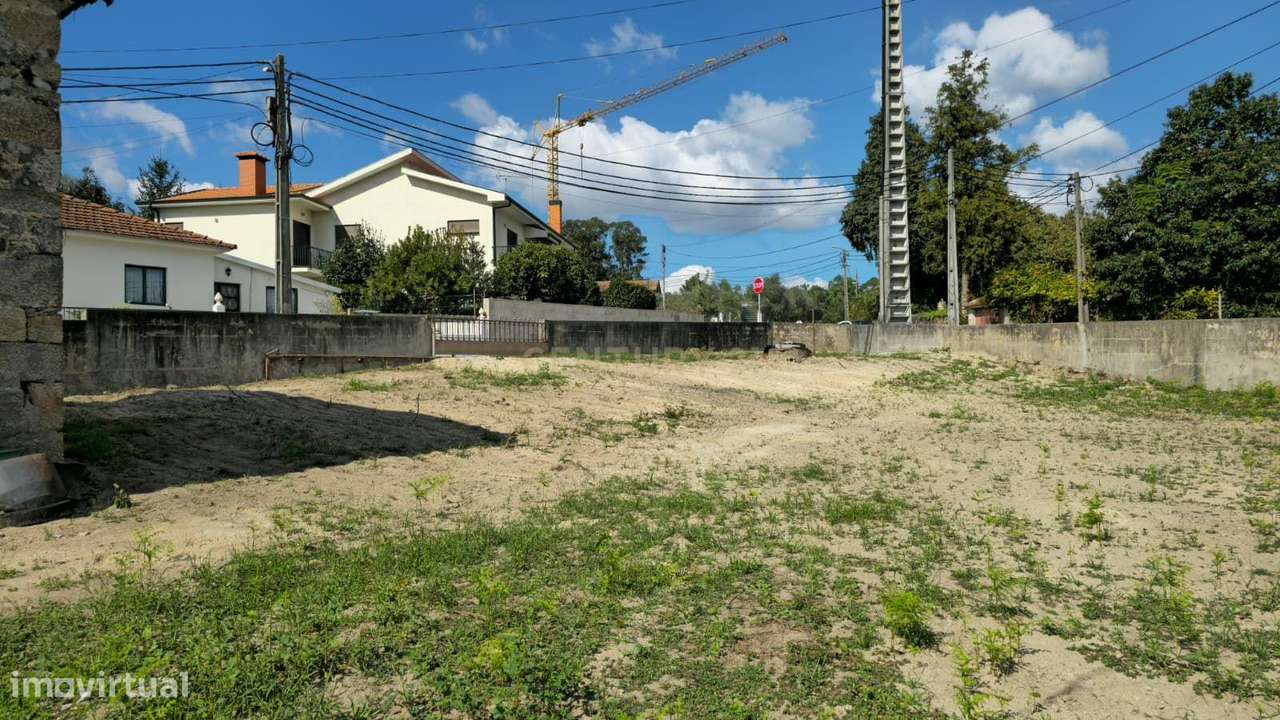 Moradia para recuperação + terreno com 1089m2 com viabilidade de const-10