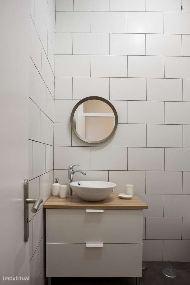 Quarto - localizado em Santos Lisbon - Grande imagem: 3/20