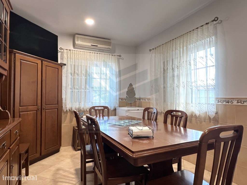 MORADIA T4+1, CAVE 76m2, SÓTAO, GARAGEM, GAIO - MOITA-17