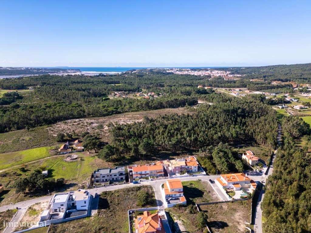 Moradia com Piscina, Jardim e Garagem no Nadadouro, Caldas da Rainha - Grande imagem: 4/57