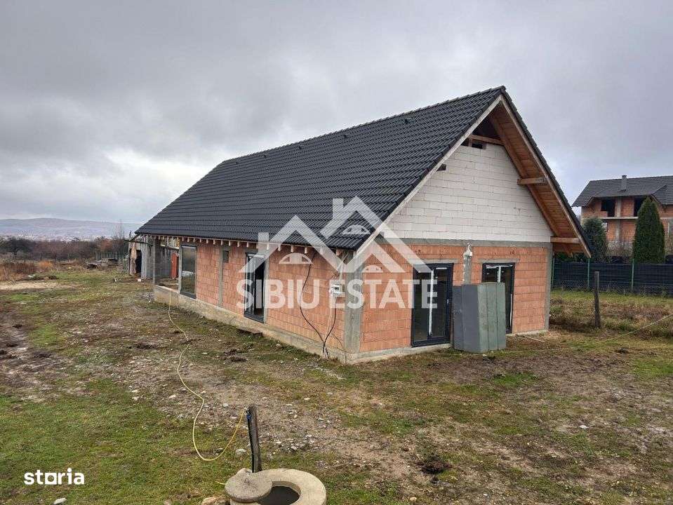 Casa 130 mp, teren 2800 mp, priveliște superbă – Marginimea Sibiului - Imagine principală: 2/19