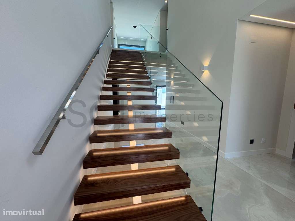 Moradia T4 Luxo Isolada | Belverde | Piscina | Garagem-48