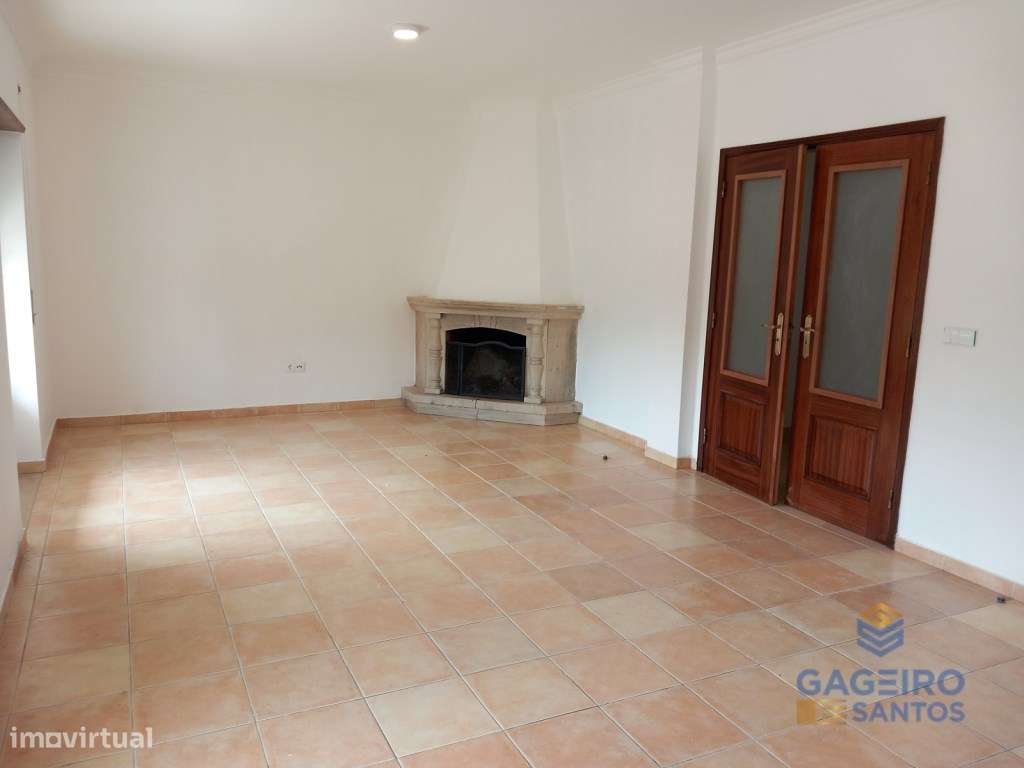 Apartamento T2, com garagem, para Arrendamento - Grande imagem: 4/23