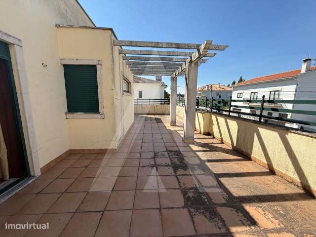 Moradia T3 + 1 a 3 minutos do C. C. Glicínias em Aveiro - Grande imagem: 3/33