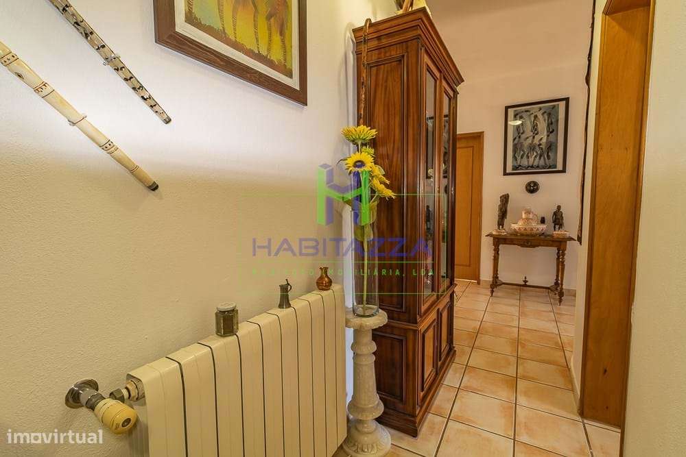 Fantástica Moradia Térrea T3+1, com piscina, grande jardim, e garagem,-38