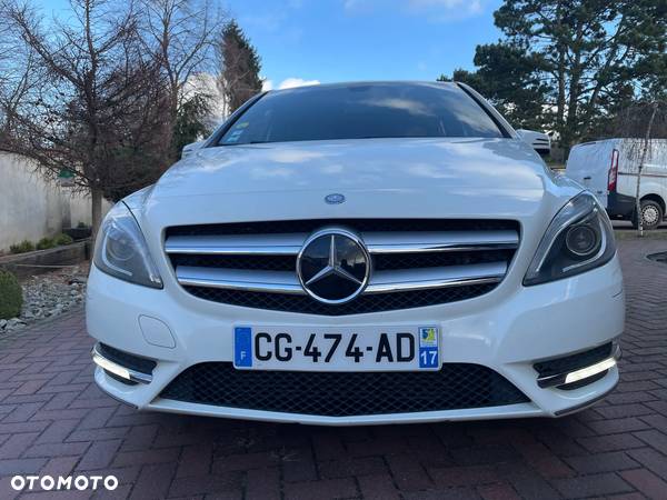 Mercedes-Benz Klasa B 180 CDI (BlueEFFICIENCY) 7G-DCT - 32