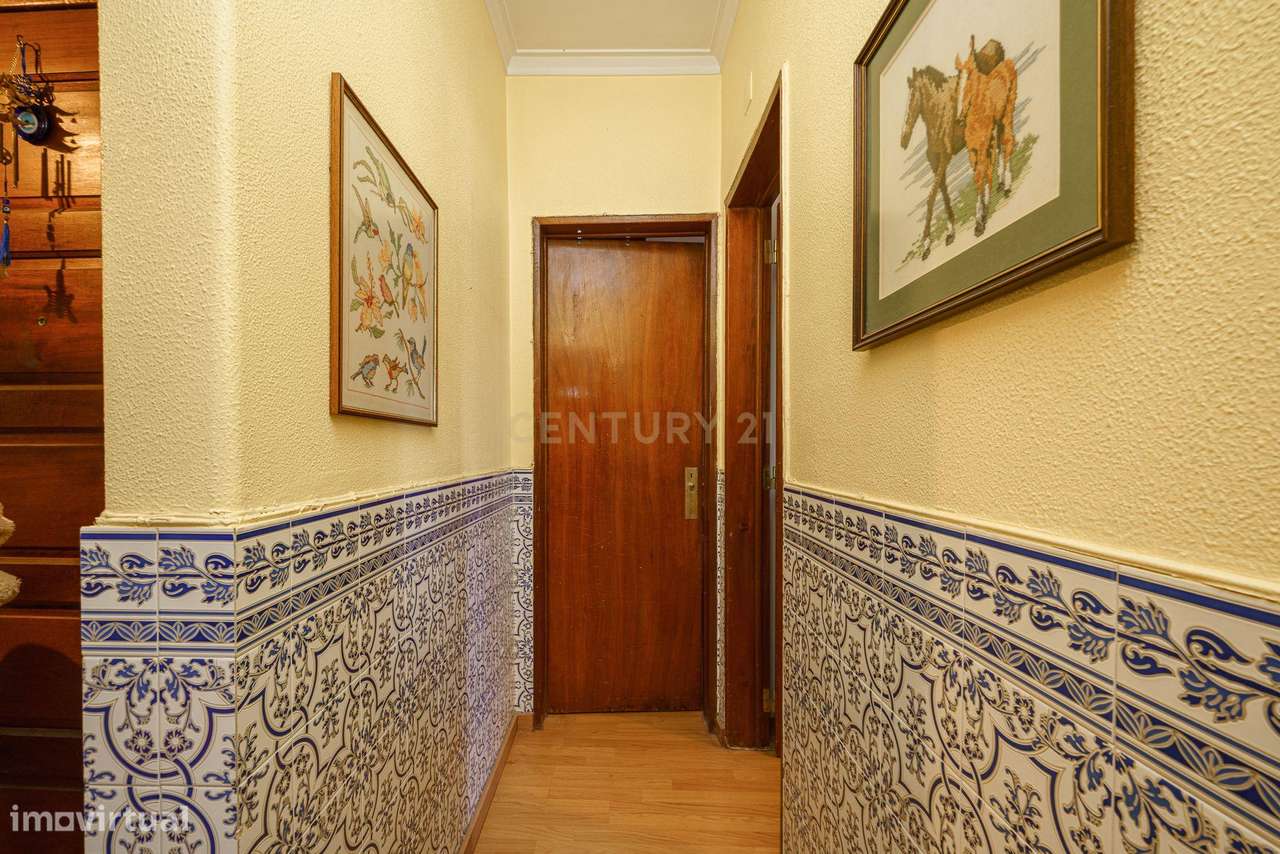 Apartamento T4 Transformado em T3 situado no bairro do Montalvão -Setú-13