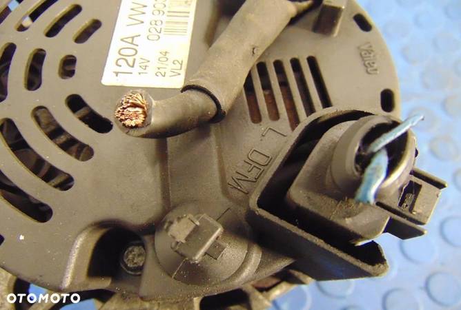 VOLKSWAGEN PASSAT B5 1.9 TDI ALTERNATOR 0289030 - 4