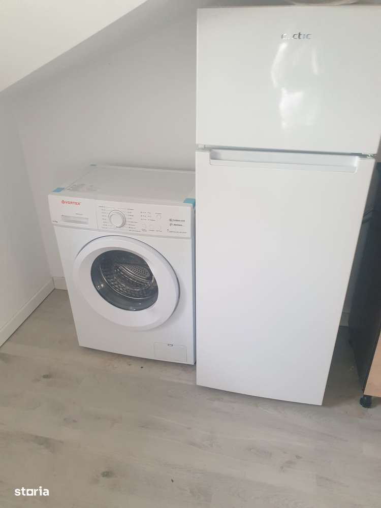 APARTAMENTE 3 CAMERE DE VÂNZARE – OTOPENI /ZONA LINISTITA-7