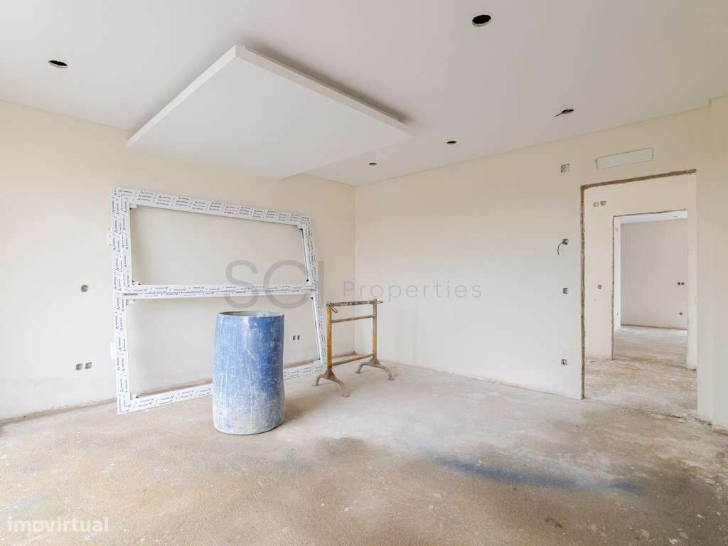 Moradia T4 Independente com Garagem e Piscina em Azeitão-25