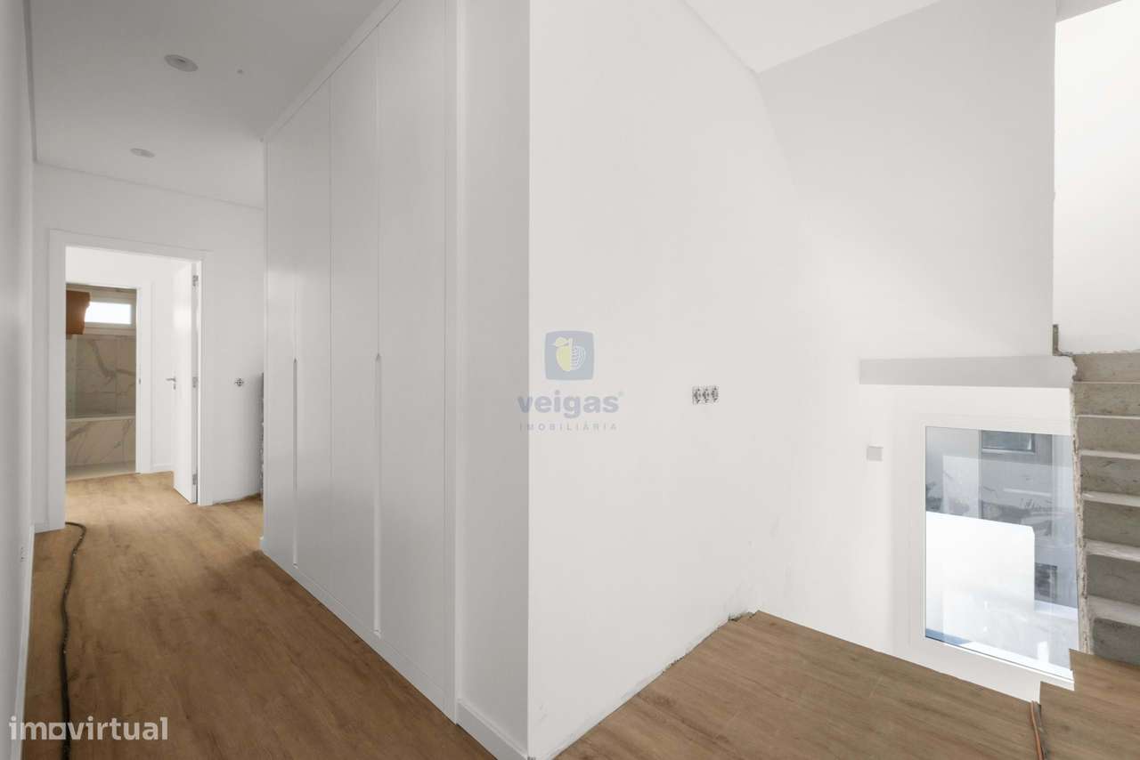 Moradia T5 Contemporânea com Piscina Aquecida – Santa Iria da Azóia-50