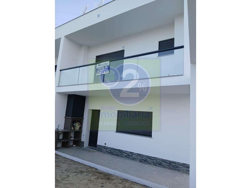 Moradia T3+1, Térrea-25