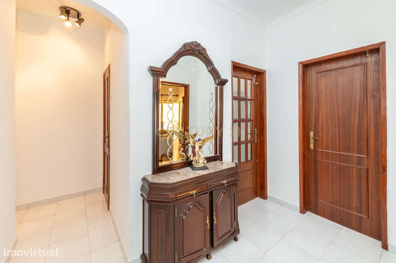 Apartamento T3 em Setúbal com Varanda e Boa Exposição Solar - Grande imagem: 5/33