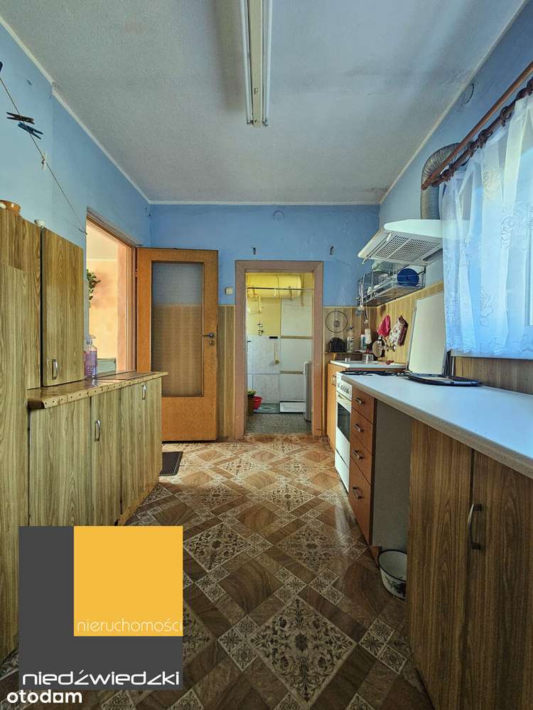 Mały dom  do remontu z Cegły!-8