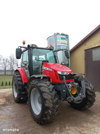 Massey Ferguson 5712S - 5