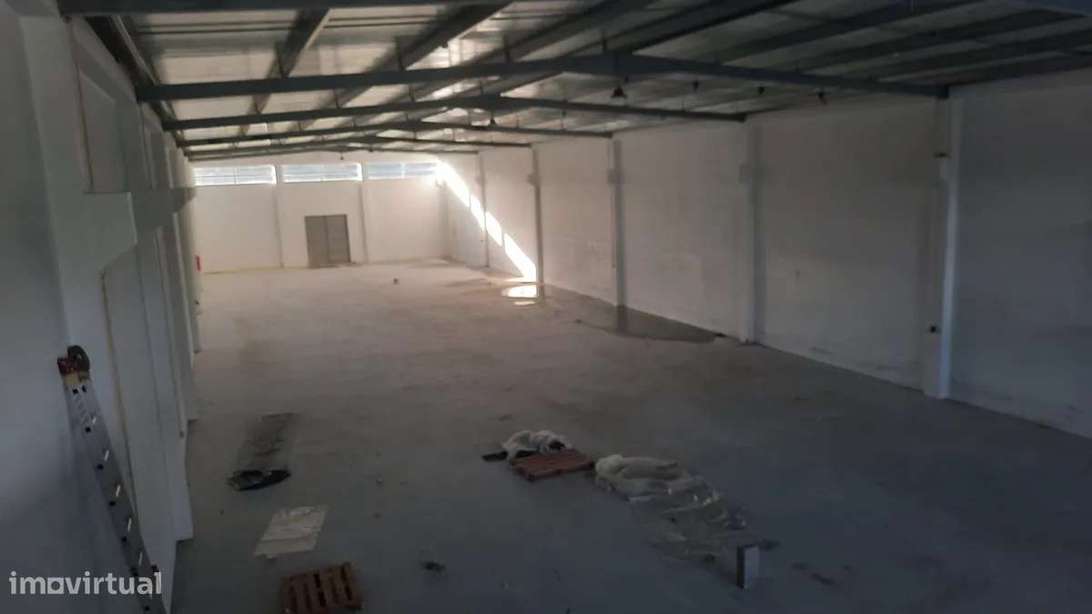 ARMAZÉM EM FRAGOSO - Grande imagem: 4/17