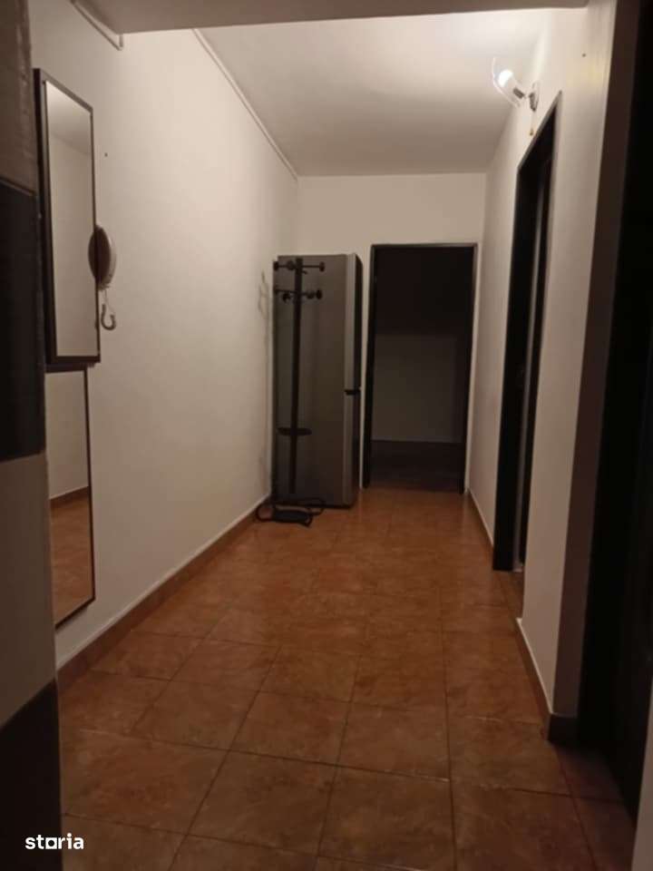 Apartament 2 camere, zona Casa Armatei - locuibil, pret decent! - Imagine principală: 3/6