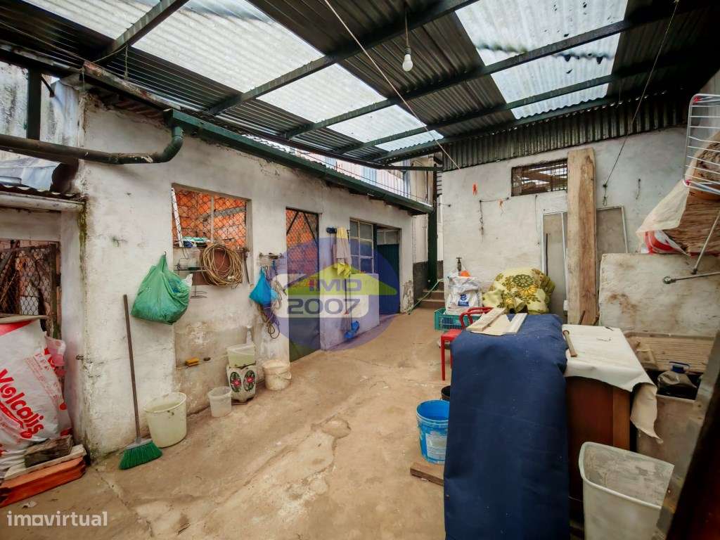 Moradia com 3 frações independentes-46