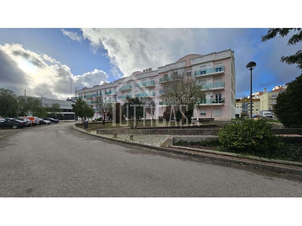 Apartamento estilo duplex T2+1 na Malveira-55