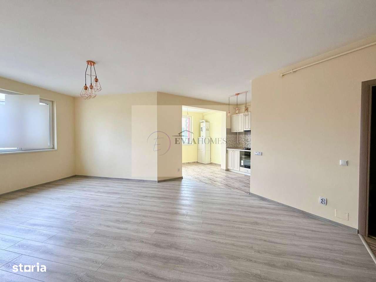 3 camere/2 băi/Zona BMW-0