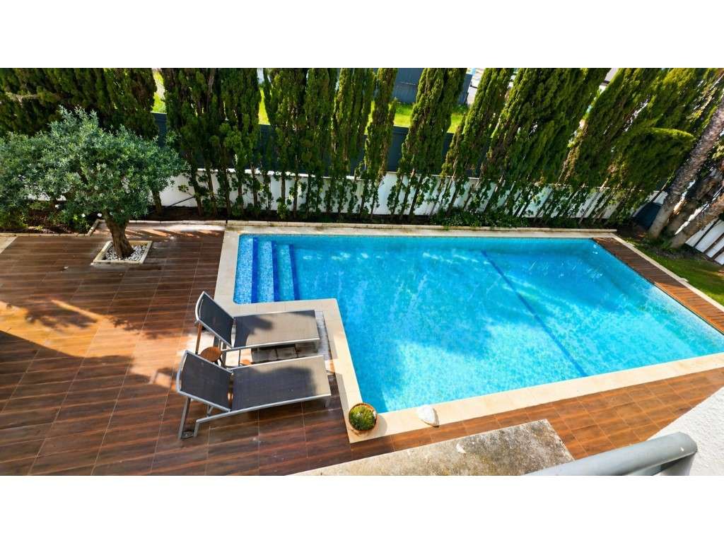 Moradia T4 isolada com piscina privada, jardim, garagem e 595 m² de...-30