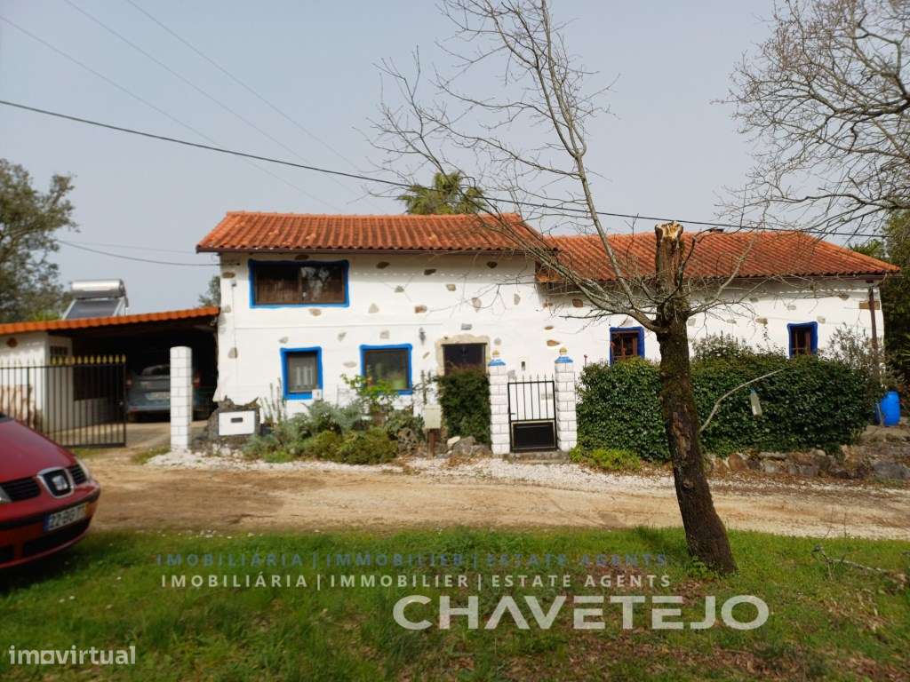 Charmosa casa de campo com 2 quartos, uma casa de banho, sala, cozi... - Grande imagem: 4/60