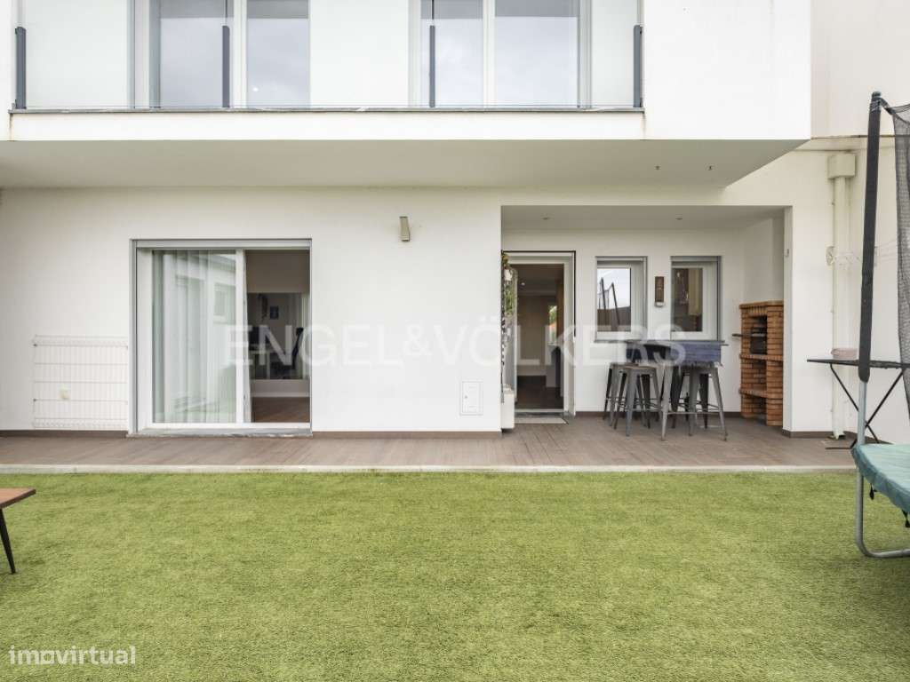 Moradia T4 moderna de luxo em Fernão Ferro-28