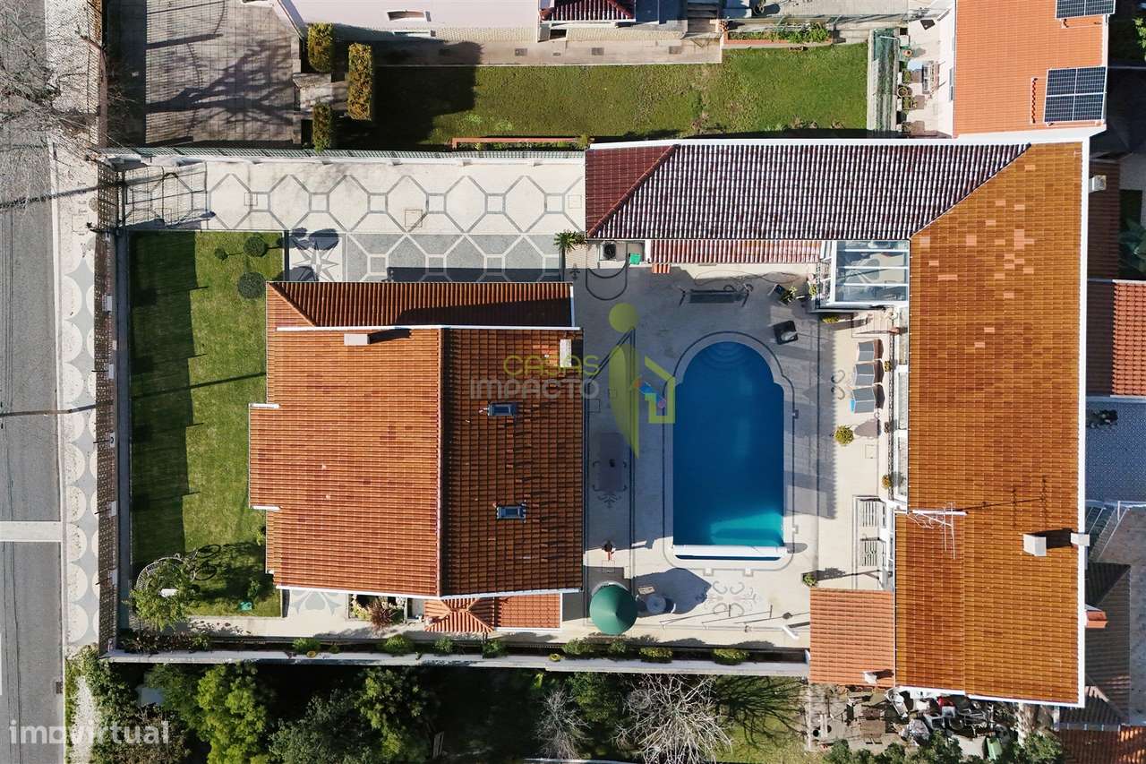 Moradia Clássica T3 transformada em T4, em Rio de Mouro, Sintra-55