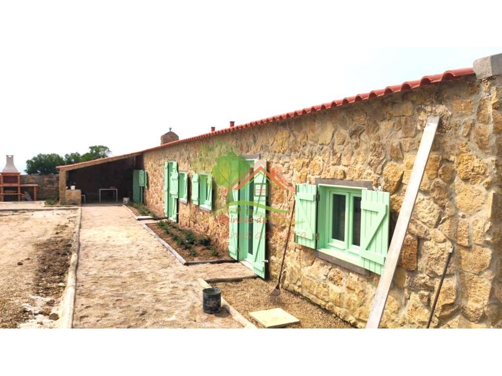 Terreno rústico com vista de mar e casa-22