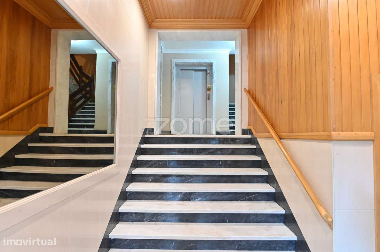 T2 com Sotão e duas Garagens, em Oeiras - Grande imagem: 3/29