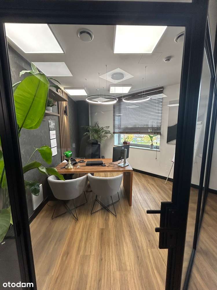 Nowoczesny biurowiec na Żoliborzu z parkingiem-3