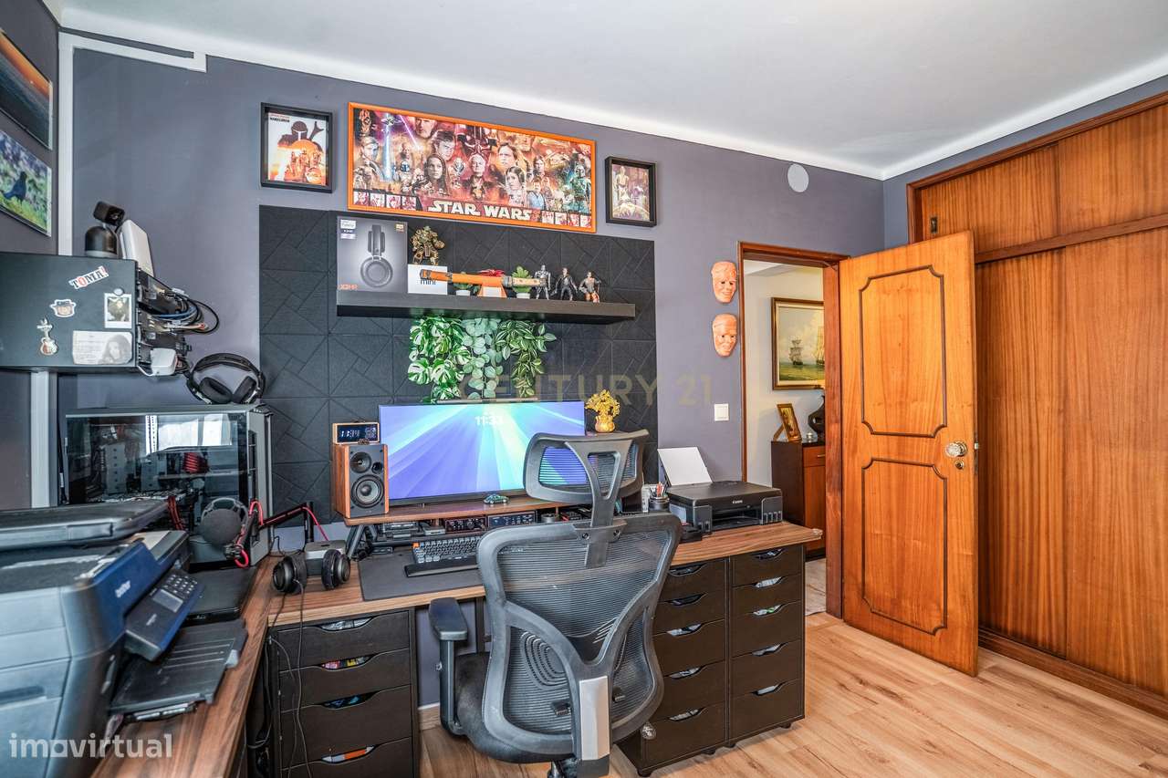 Apartamento Duplex T3+2 com Garagem Box-24