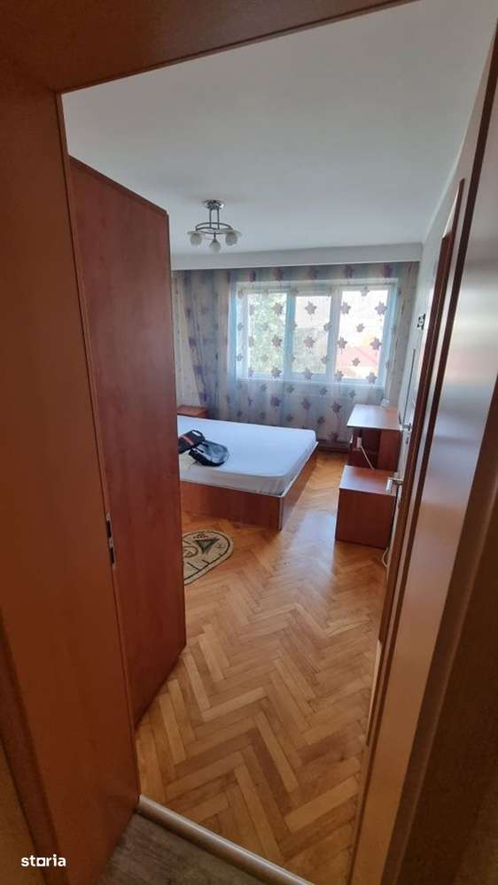 cv 125 Bd.Traian, apartament 2 camere decomandat + garaj - Imagine principală: 5/6