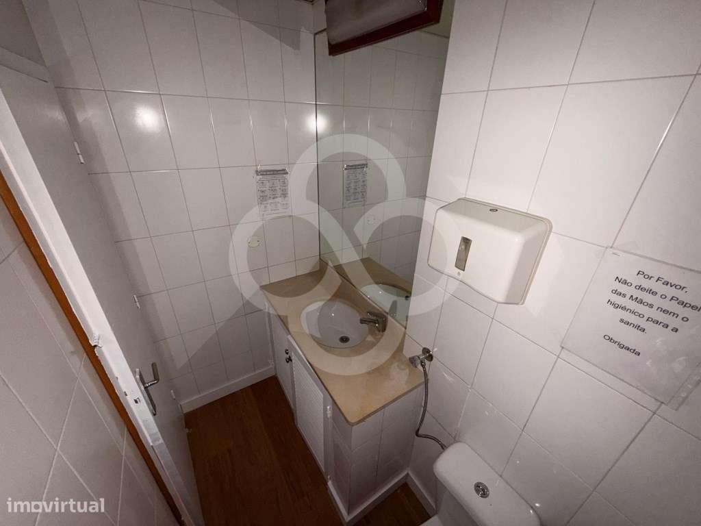 Escritório remodelado com wc e kichenette em edifício de escritório... - Grande imagem: 4/36