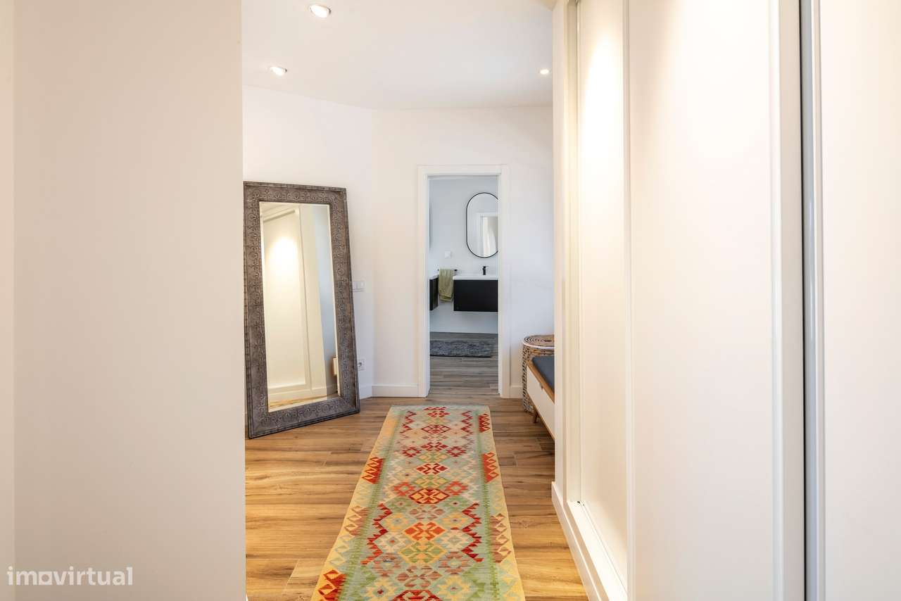 CASA DOS SONHOS EM CALIÇAS COM 4 QUARTOS, PISCINA E GARAGEM-10