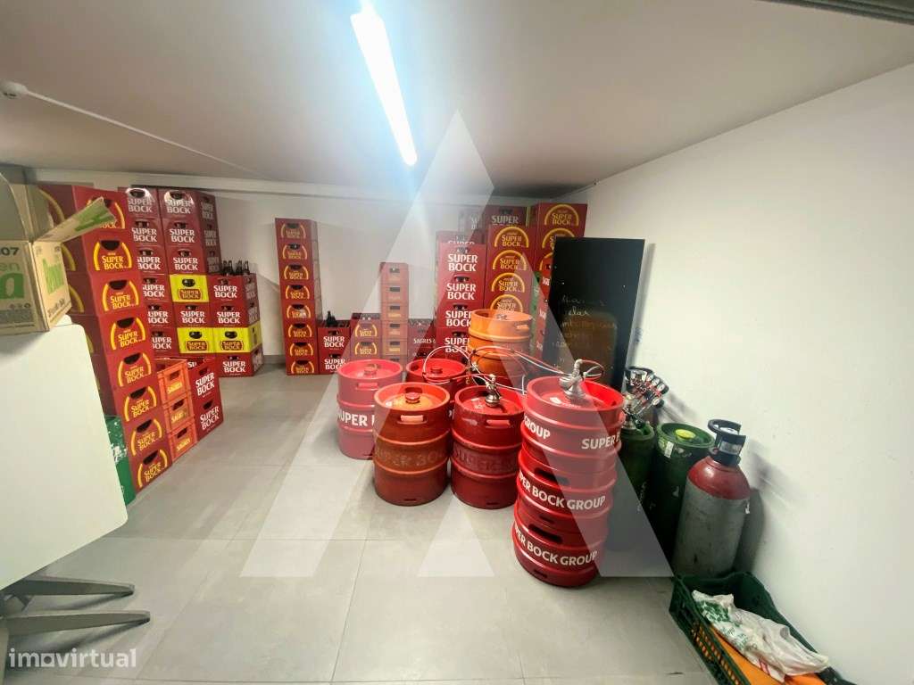 Café para Trespasse no Centro de Albergaria-a-Velha, com jogos da S...-24