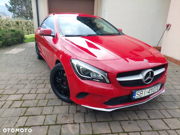 Mercedes-Benz CLA 180 7G-DCT Urban - 14