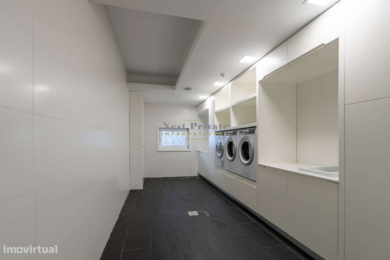 Palacete à venda na Rua de Álvares Cabral-39