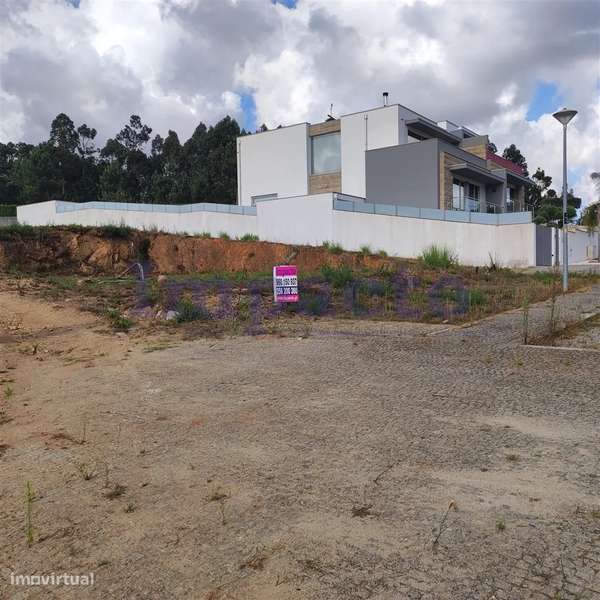 Lote de Terreno na Azenha em Arrifana, Santa Maria da Feira - Grande imagem: 1/16