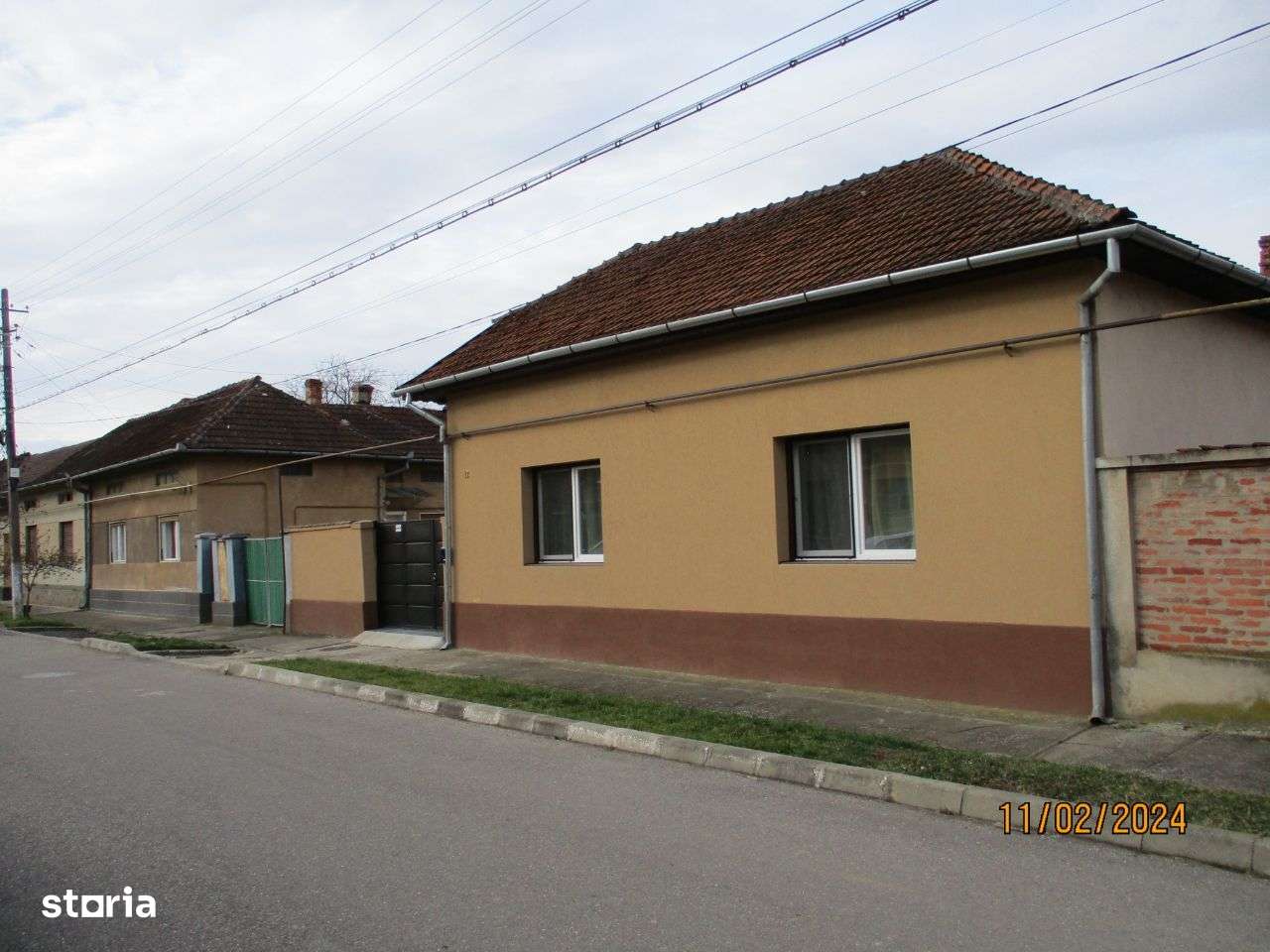 Comision 0 - Casa renovata cu 2 corpuri si gradina in Caransebes-16