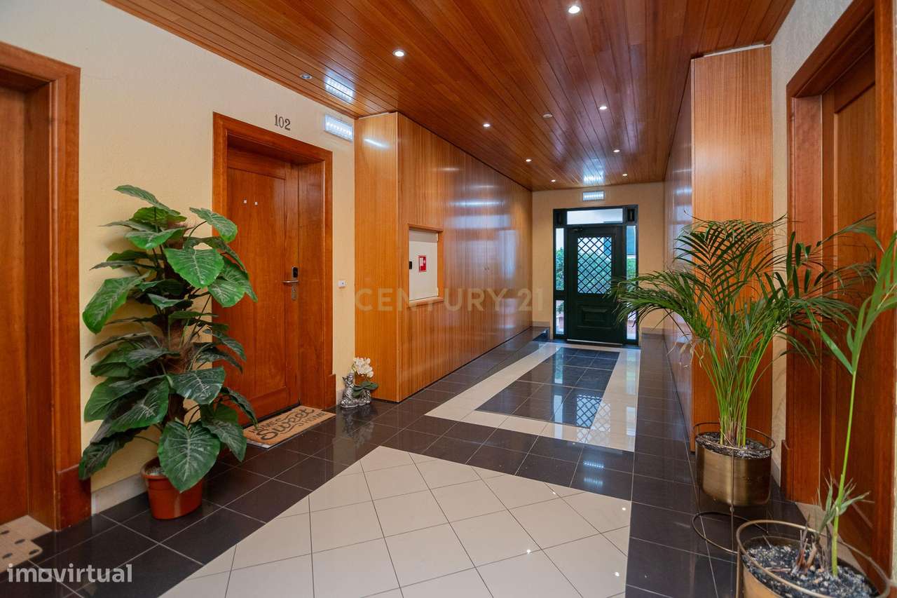 FABULOSO APARTAMENTO DE LUXO T2 DE GRANDES DIMENSÕES COM 2 LUGARES DE-7