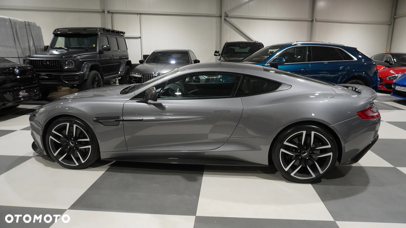 Aston Martin V12 Vanquish - 13