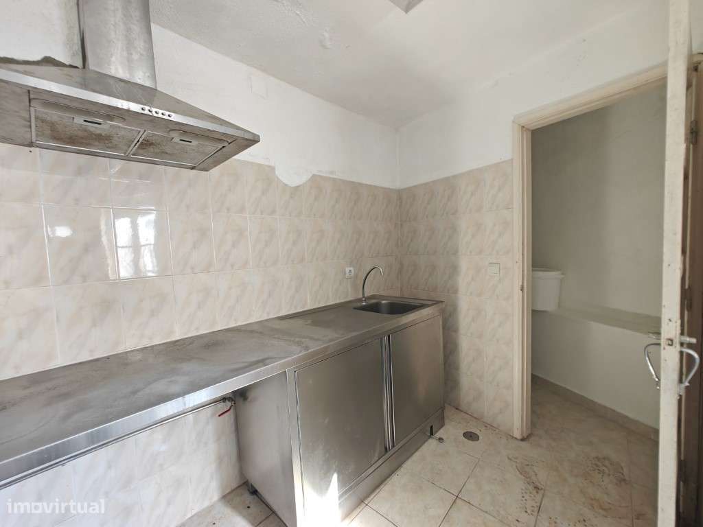 Moradia junto às muralhas do Castelo de Óbidos-22