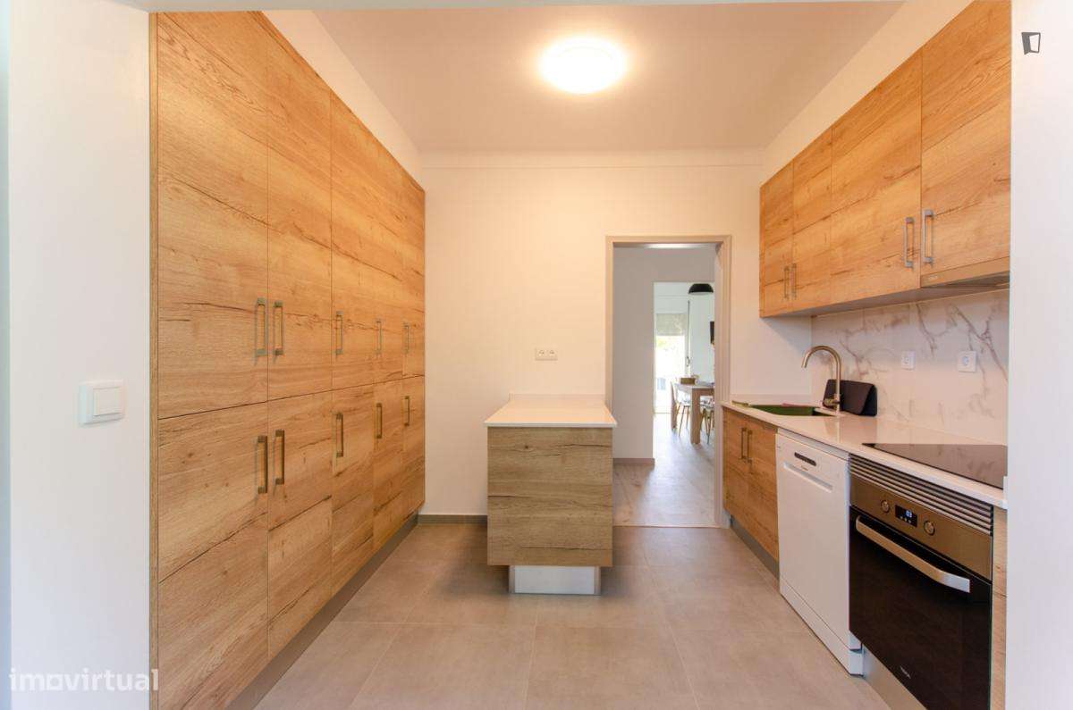 Quarto - localizado em Carcavelos Lisbon - Grande imagem: 4/13