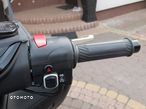 Yamaha Tmax - 12