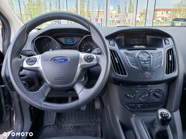 Ford Focus 1.6 Ambiente - 10