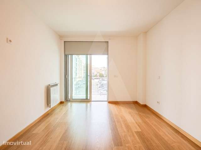 Apartamento T2 com varandas e garagem fechada no centro de Aveiro-27