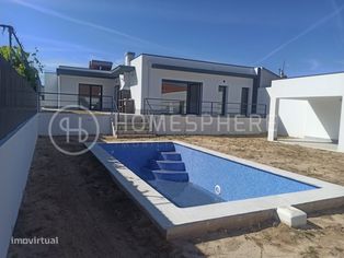 Moradia isolada T4, com piscina em Az...