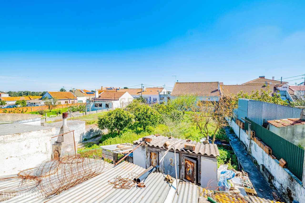 Moradia T3 com Quintal Amplo, Garagem e Anexo – Zona Tranquila da Moit-50